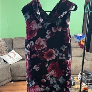 Elegant Floral Midi Dress - Black and Pink